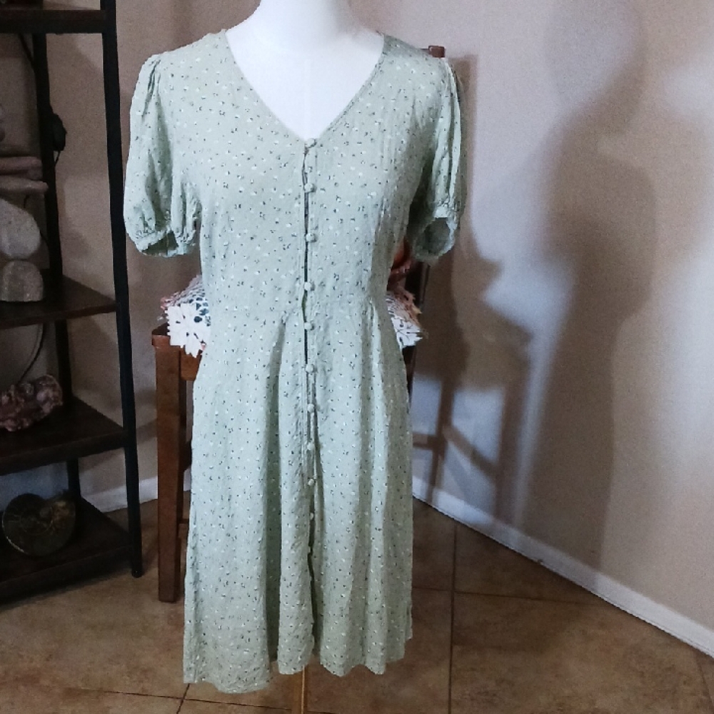 Universal Thread Light Green Midi Dress
